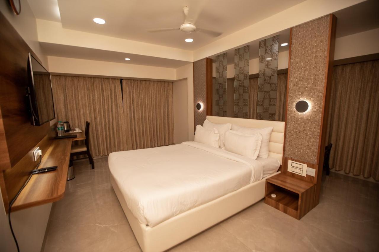 Hotel Naaz Executive Mumbai Eksteriør bilde