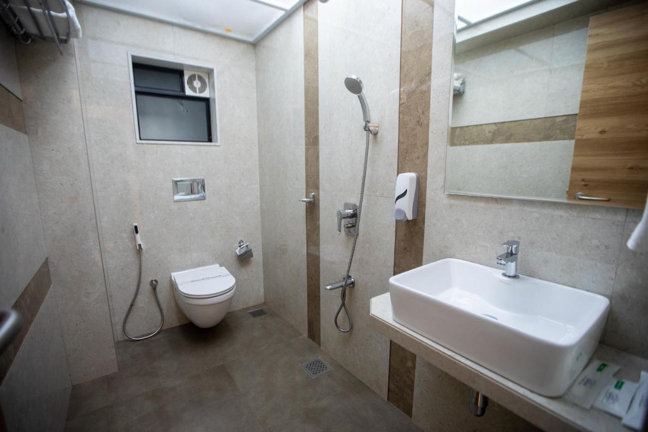Hotel Naaz Executive Mumbai Eksteriør bilde