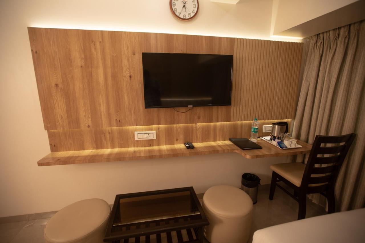 Hotel Naaz Executive Mumbai Eksteriør bilde