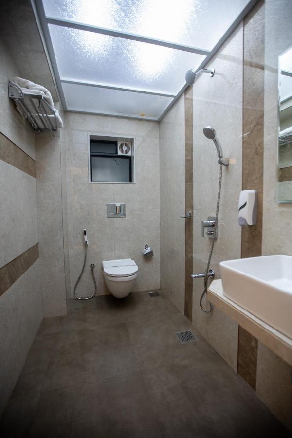Hotel Naaz Executive Mumbai Eksteriør bilde