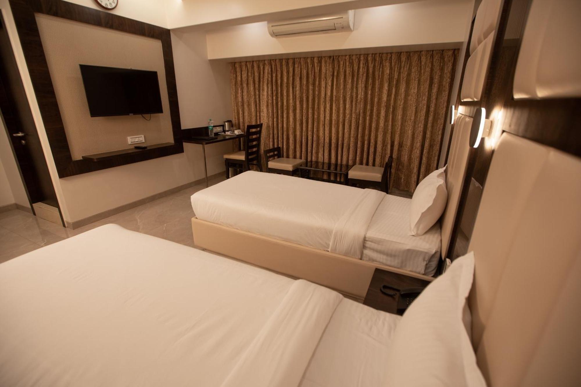 Hotel Naaz Executive Mumbai Eksteriør bilde
